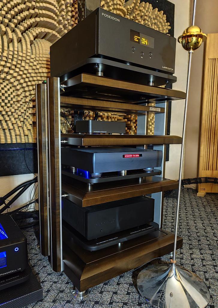 Hi-Fi Challenge Laboratory - Photo 13