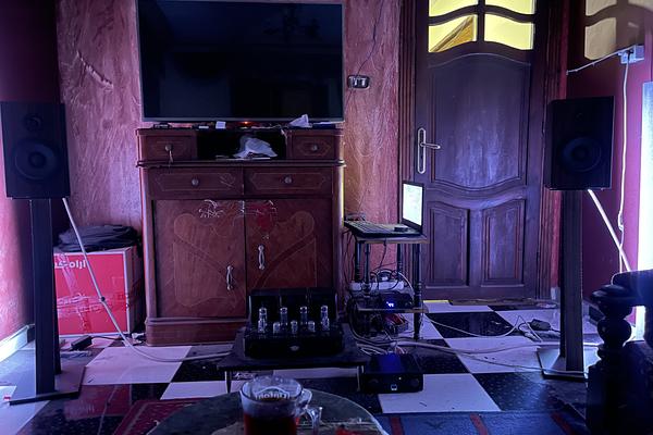 My not so good looking listening room