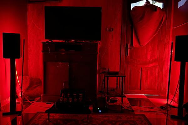 My not so good looking listening room - Photo 2