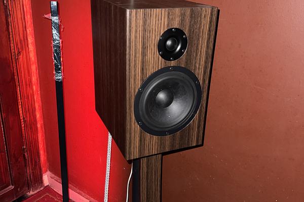 My not so good looking listening room - Photo 3