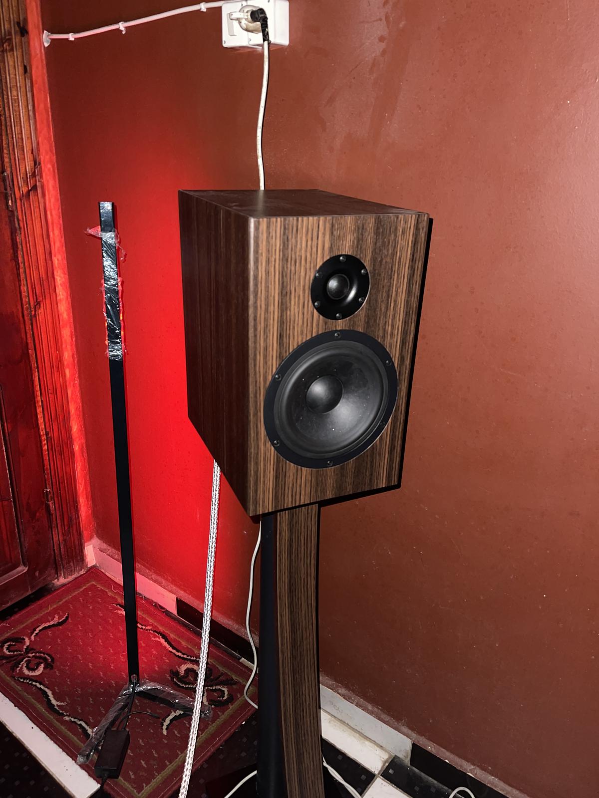 My not so good looking listening room - Photo 3