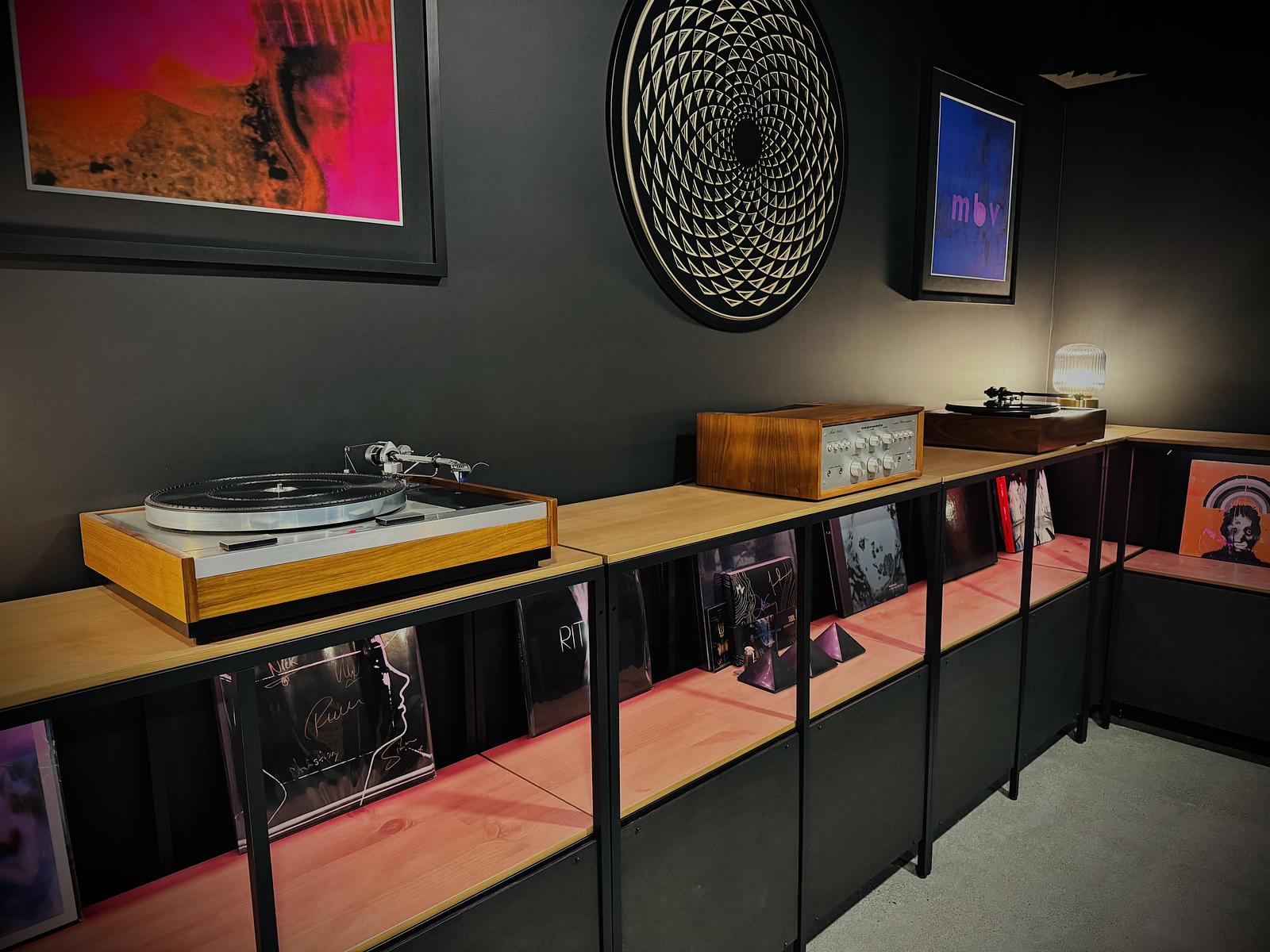 The Music Cave - Photo 9
